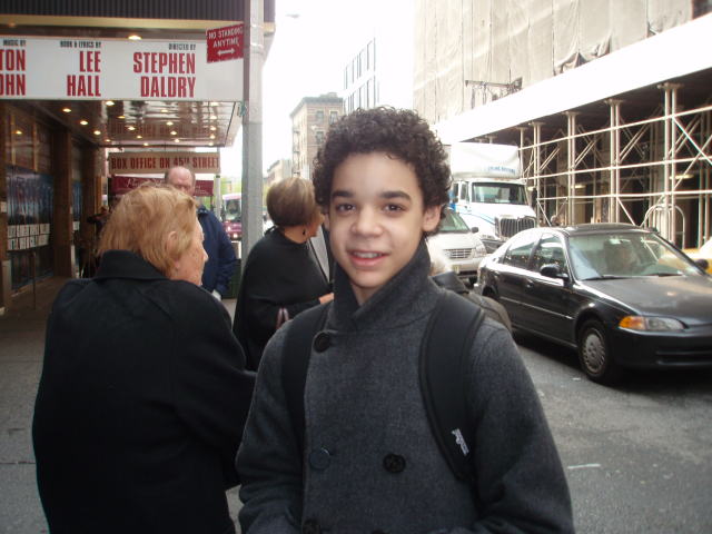 Mr.David Alvarez at the stage door on 4/22/09